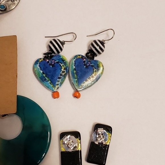 Lot of 6 Pairs Blue Earrings 2 New JJ88 Jonnette Dichroic Glass Dream Catcher - Picture 6 of 10